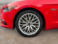 Gebraucht Ford Mustang GT 421 PS (309 kW) 2017 Racerot uni Coupé