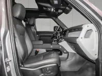 Gebraucht Land Rover Defender SE Dynamic 405 PS (297 kW) 2023 Eiger grey SUV