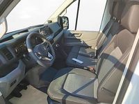 Gebraucht VW Crafter R 140 PS (102 kW) 2024 Weiß Van