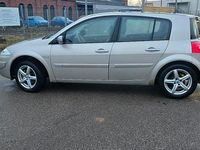 Gebraucht Renault Mégane II 102 PS (75 kW) 2007 Gold Kleinwagen