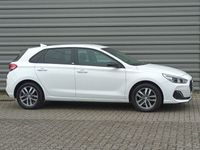 gebraucht Hyundai i30 YES! Plus LED Navi PDC vo+hi Pannoramadach