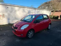 Gebraucht Toyota Yaris 69 PS (50 kW) 2008 Rot Kleinwagen