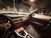 Gebraucht BMW 320 150 PS (110 kW) 2006 Grau Limousine