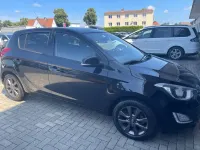 Gebraucht Hyundai i20 Edition 86 PS (63 kW) 2013 Schwarz Kleinwagen