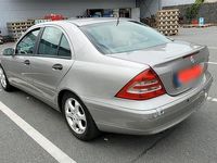 Gebraucht Mercedes C220 140 PS (102 kW) 2003 Grau Limousine