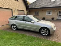 Gebraucht Mercedes C180 Elegance 129 PS (94 kW) 2002 Silber Kombi