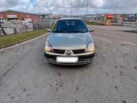 Gebraucht Renault Clio II 75 PS (55 kW) 2003 Grau Kleinwagen