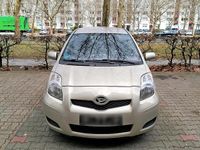 Gebraucht Daihatsu Charade 99 PS (72 kW) 2012 Gelb Kleinwagen