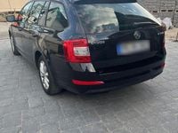 Usado Skoda Octavia 110 HP (80 kW) 2017 Preto Carrinha