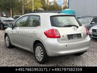 Gebraucht Toyota Auris Sol 126 PS (92 kW) 2007 Silber Kleinwagen