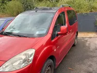 Gebraucht Peugeot Partner Tepee Outdoor 120 PS (88 kW) 2012 Rot Van / Kleinbus