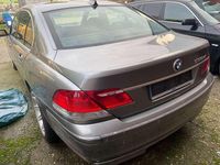 Gebraucht BMW 730 218 PS (160 kW) 2005 Silber Limousine