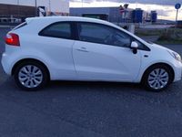 gebraucht Kia Rio 1.2 85PS 2013, 64.500KM, 5500€ VB (Motor klackert)