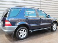 Gebraucht Mercedes ML320 218 PS (160 kW) 2000 Blau SUV