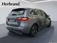Gebraucht Mercedes B200 Progressive 163 PS (119 kW) 2025 Metalliclack mountaingrau Kleinwagen