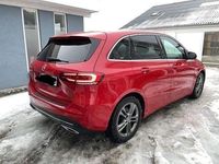 Gebraucht Mercedes B200 163 PS (119 kW) 2019 Rot Van / Kleinbus