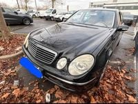Second-hand Mercedes E320 224 CP (164 kW) 2004 Negru Berlinǎ