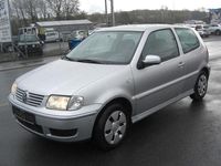 Gebraucht VW Polo 60 PS (44 kW) 2000 Silber Limousine