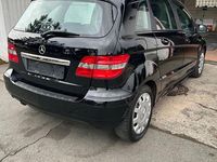 Gebraucht Mercedes B180 109 PS (80 kW) 2011 Schwarz Van / Kleinbus