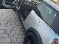 Usata Mini ONE 95 CV (69 kW) 2003 Grigio Utilitaria