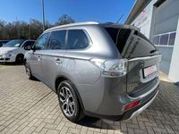 Gebraucht Mitsubishi Outlander Classic Collection Plus 150 PS (110 kW) 2015 Grau SUV