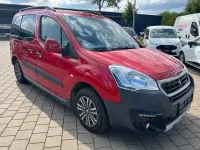 Gebraucht Peugeot Partner Tepee Outdoor 120 PS (88 kW) 2015 Rot Van / Kleinbus