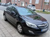 Gebraucht Opel Astra Edition 101 PS (74 kW) 2010 Schwarz Limousine