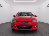 Gebraucht Hyundai i20 Edition 86 PS (63 kW) 2013 Rot Kleinwagen