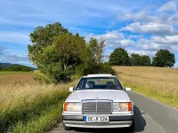Gebraucht Mercedes E200 136 PS (100 kW) 1992 Weiß Limousine