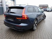 Gebraucht Volvo V60 Plus 398 PS (292 kW) 2025 Blau Kombi