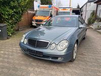 Gebraucht Mercedes E220 150 PS (110 kW) 2004 Blau Limousine