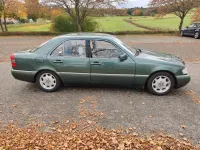 Gebraucht Mercedes C180 Elegance 122 PS (89 kW) 1993 Grün Limousine