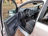 Gebraucht VW Touran 140 PS (102 kW) 2014 Silber Van / Kleinbus