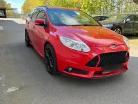 Używany Ford Focus ST 250 KM (183 kW) 2012 Czerwony Kombi