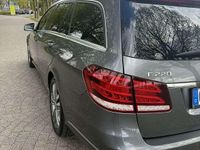 Gebraucht Mercedes E220 Avantgarde 170 PS (125 kW) 2015 Kombi