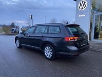 Gebraucht VW Passat 150 PS (110 kW) 2022 Grau Kombi