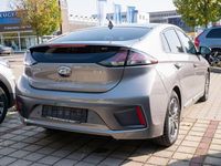 Gebraucht Hyundai Ioniq Premium 141 PS (103 kW) 2019 Beige / fluidic metal Kleinwagen