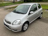 Gebraucht Toyota Yaris Sol 65 PS (47 kW) 2004 Silber Limousine