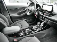 Neu Hyundai i30 Advantage 140 PS (102 kW) 2025 Grau Limousine