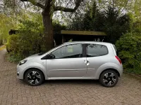 Gebraucht Renault Twingo Initiale Paris 75 PS (55 kW) 2014 Silber Kleinwagen