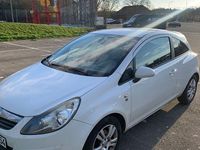 Gebraucht Opel Corsa Color Edition 75 PS (55 kW) 2010 Weiß Kleinwagen