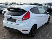 Gebraucht Ford Fiesta Trend 82 PS (60 kW) 2010 Weiß Kleinwagen