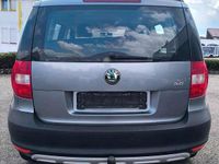 Gebraucht Skoda Yeti Ambition 105 PS (77 kW) 2012 Platingrau metallic SUV