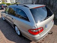 Gebraucht Mercedes E220 170 PS (125 kW) 2007 Grau Kombi