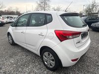 Gebraucht Hyundai ix20 90 PS (66 kW) 2014 Weiß Kleinwagen
