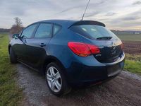 Gebraucht Opel Astra Edition 116 PS (85 kW) 2011 Blau Limousine