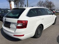 Gebraucht Skoda Octavia Elegance 180 PS (132 kW) 2014 Weiß Kleinwagen