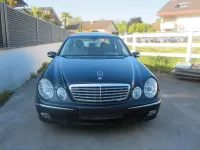 Gebraucht Mercedes E240 Elegance 177 PS (130 kW) 2002 Blau Limousine