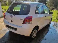Gebraucht Toyota Yaris 69 PS (50 kW) 2009 Weiß Kleinwagen