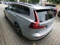 Gebraucht Volvo V60 145 PS (106 kW) 2024 Kombi